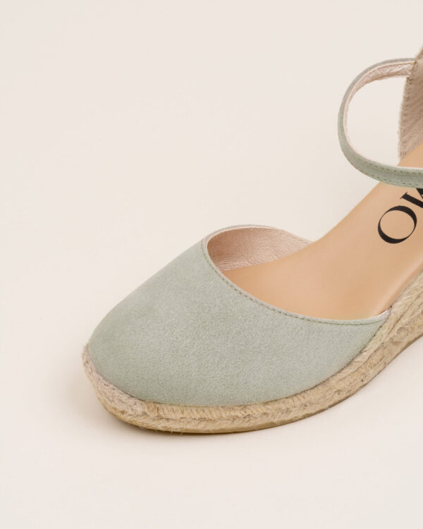 gaimo-alpargata-mujer-global5-verde-cunas-piel-primavera-verano-2023-detalle-1388×1735 gaimo-alpargata-mujer-global5-verde-cunas-piel-primavera-verano-2023-detalle-1388×1735