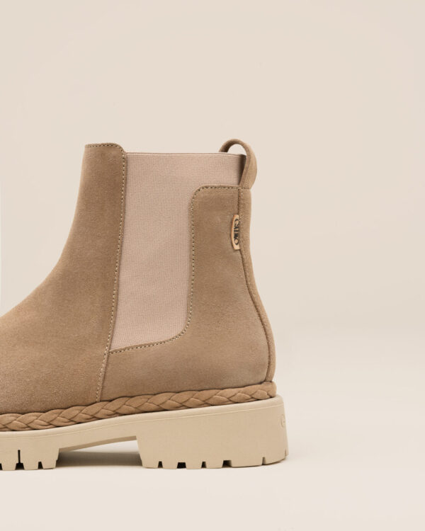 gaimo-botin-mujer-catrina-suchero-piel-otono-invierno-2024-detalle-1110×1388 gaimo-botin-mujer-catrina-suchero-piel-otono-invierno-2024-detalle-1110×1388