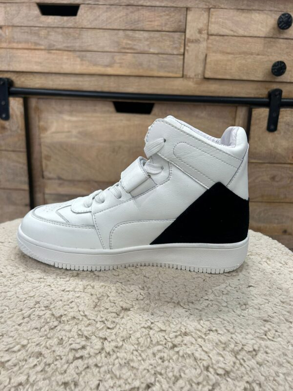 d54805d0-6f91-40ac-be91-3c8e071aa267